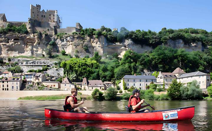 Service de location de canoë avec équipements complets en Dordogne